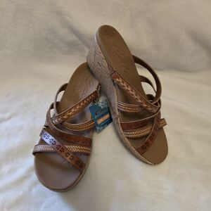 Skechers Cali Luxe Foam Women’s Tan/Brown Strappy Wedge Sandals